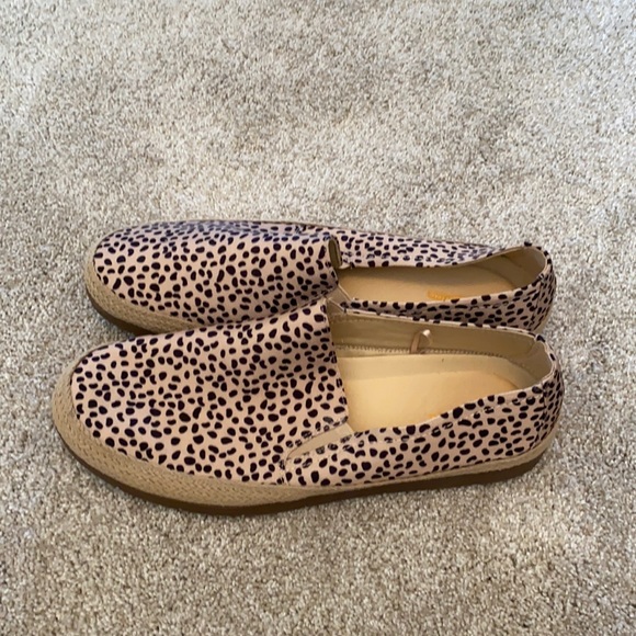 Yuu Shoes - Yuu Canvas Cheetah Loafers Women’s 11 New